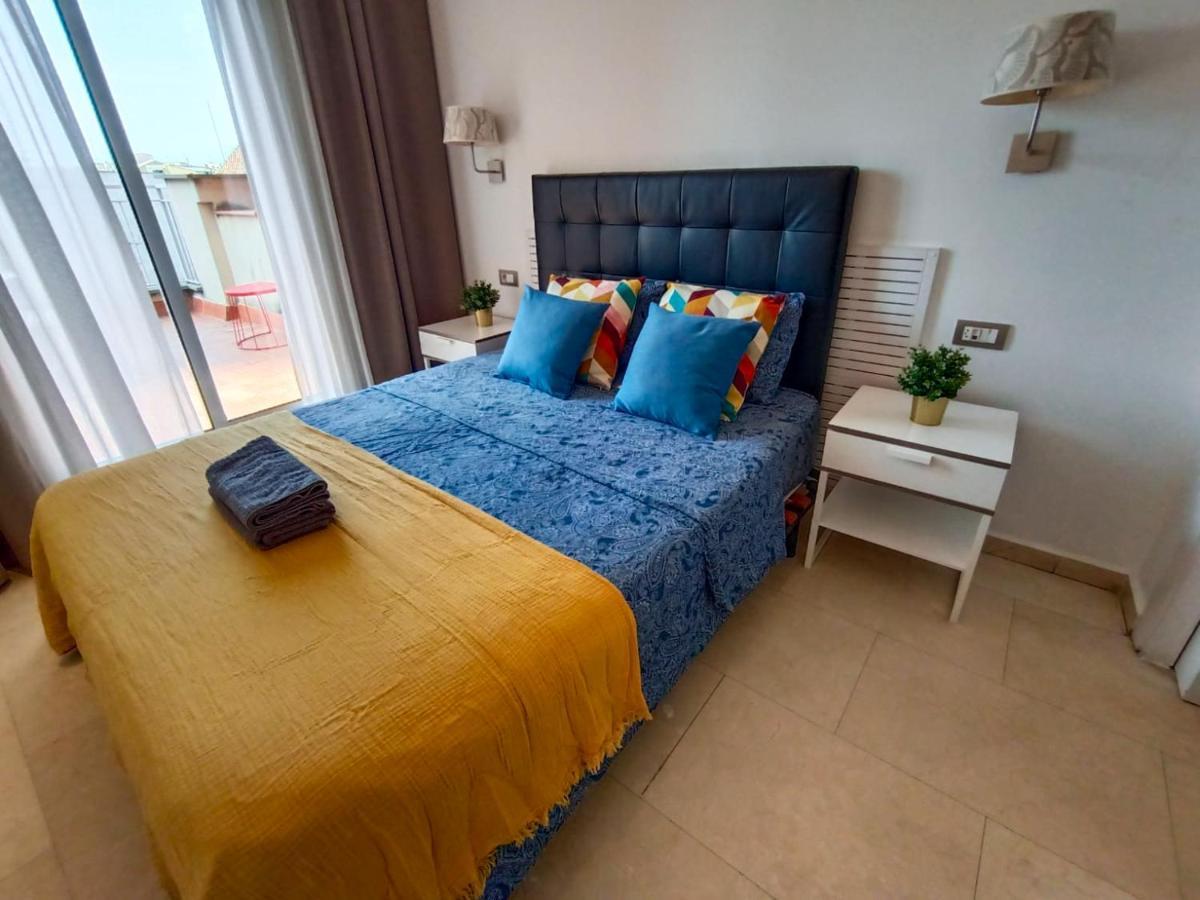 By Paseo De Colon Hostel *