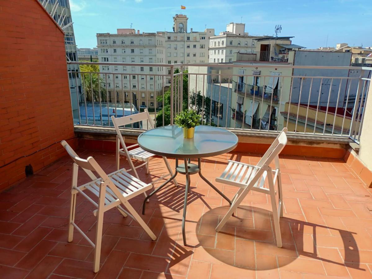 By Paseo De Colon Hostel Barcelona
